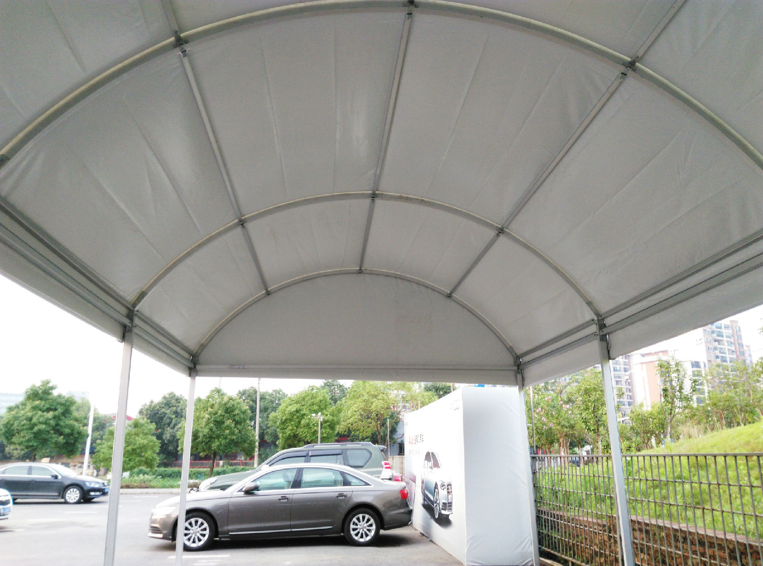 長沙世貿(mào)奧迪停車棚效果圖 長沙世貿(mào)奧迪停車棚效果圖