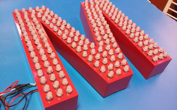 沖孔外露發光字制作 沖孔外露發光字制作